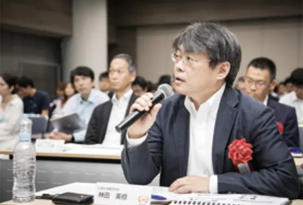 研究開発型ベンチャーの発掘・育成プログラムで審査員を務める林田さん。撮影: 漆原未代
